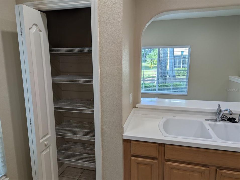 For Rent: $1,800 (3 beds, 2 baths, 1200 Square Feet)