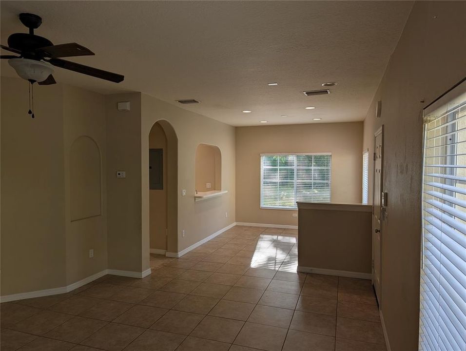 For Rent: $1,800 (3 beds, 2 baths, 1200 Square Feet)