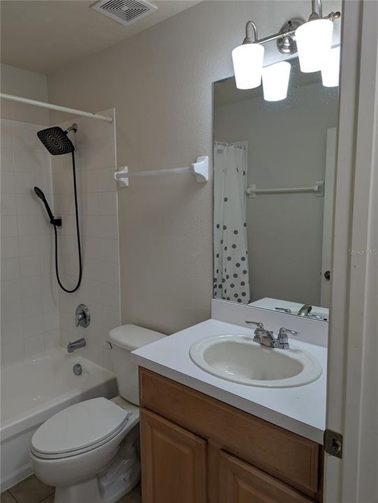 For Rent: $1,800 (3 beds, 2 baths, 1200 Square Feet)