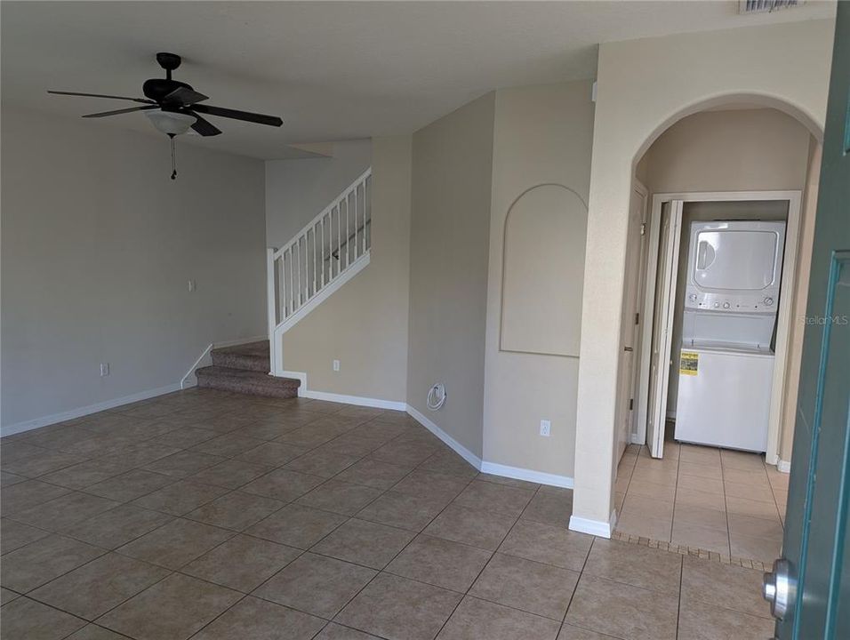 For Rent: $1,800 (3 beds, 2 baths, 1200 Square Feet)
