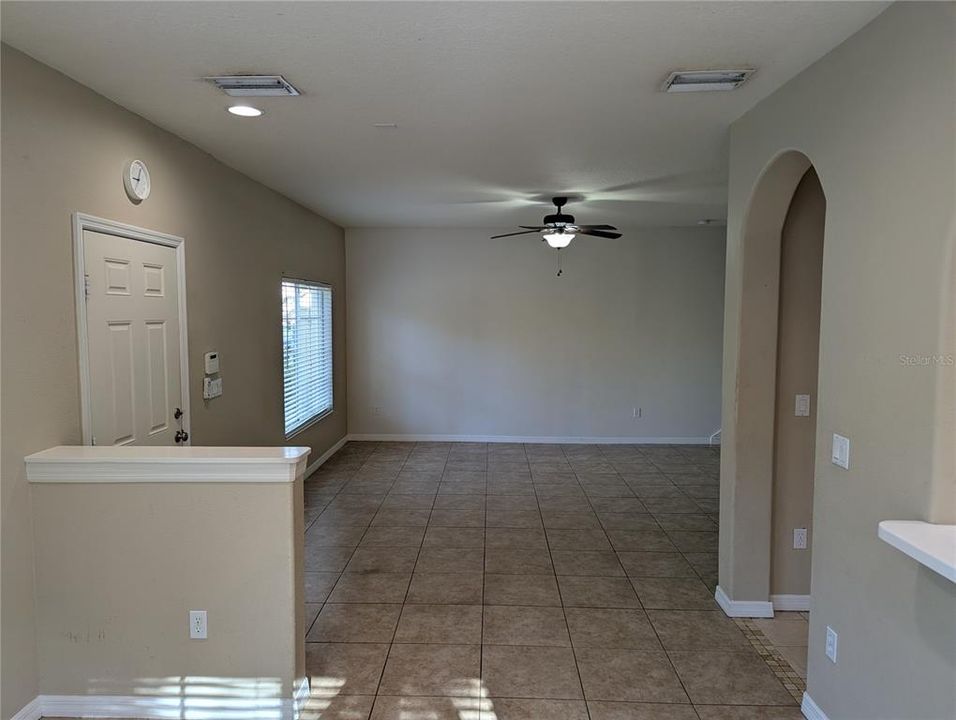 For Rent: $1,800 (3 beds, 2 baths, 1200 Square Feet)