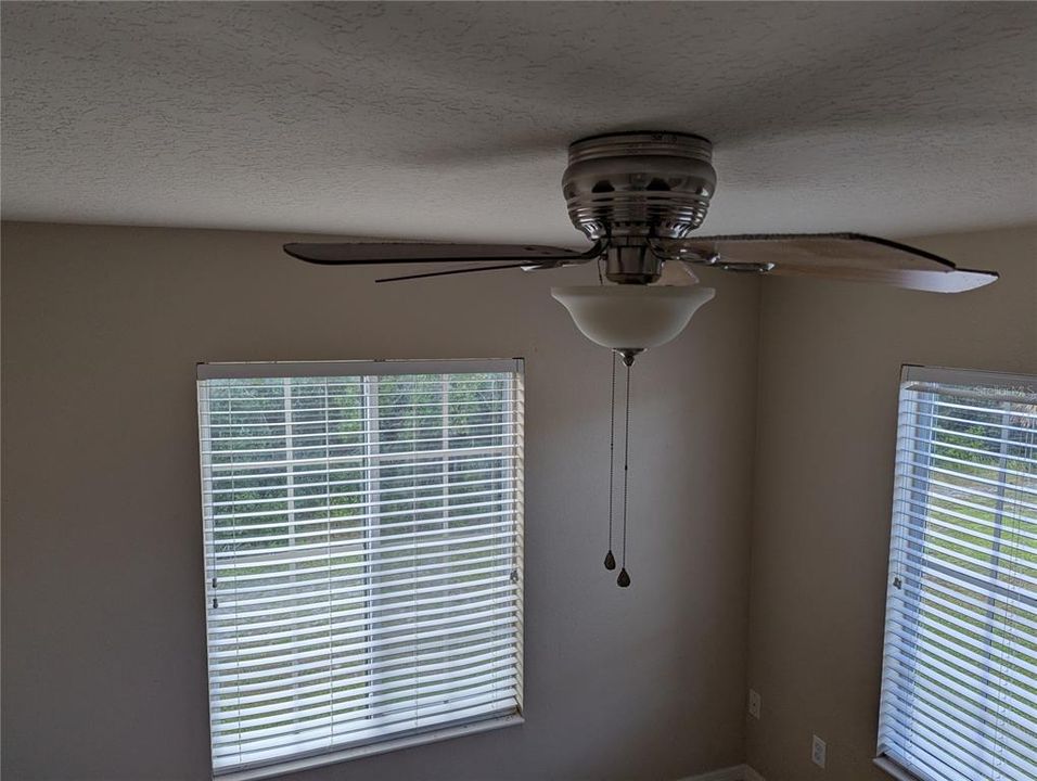 For Rent: $1,800 (3 beds, 2 baths, 1200 Square Feet)