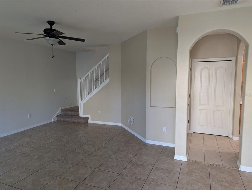 For Rent: $1,800 (3 beds, 2 baths, 1200 Square Feet)