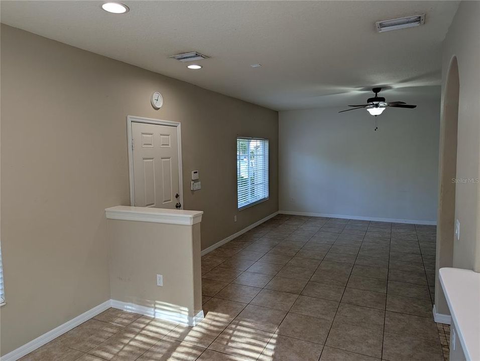 For Rent: $1,800 (3 beds, 2 baths, 1200 Square Feet)