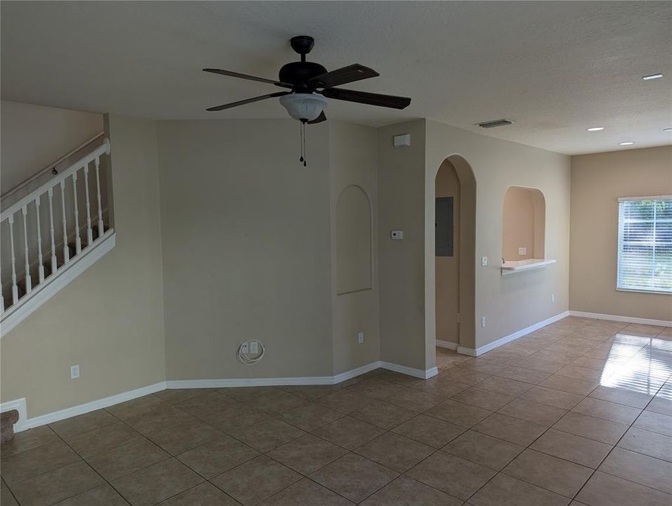 For Rent: $1,800 (3 beds, 2 baths, 1200 Square Feet)