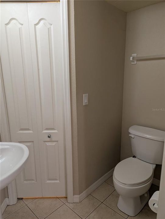 For Rent: $1,800 (3 beds, 2 baths, 1200 Square Feet)