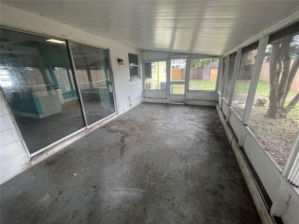 Active With Contract: $172,000 (3 beds, 2 baths, 1248 Square Feet)