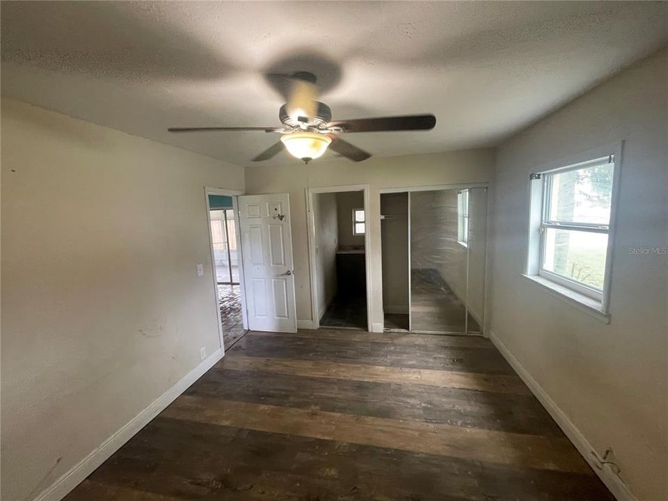 Active With Contract: $172,000 (3 beds, 2 baths, 1248 Square Feet)