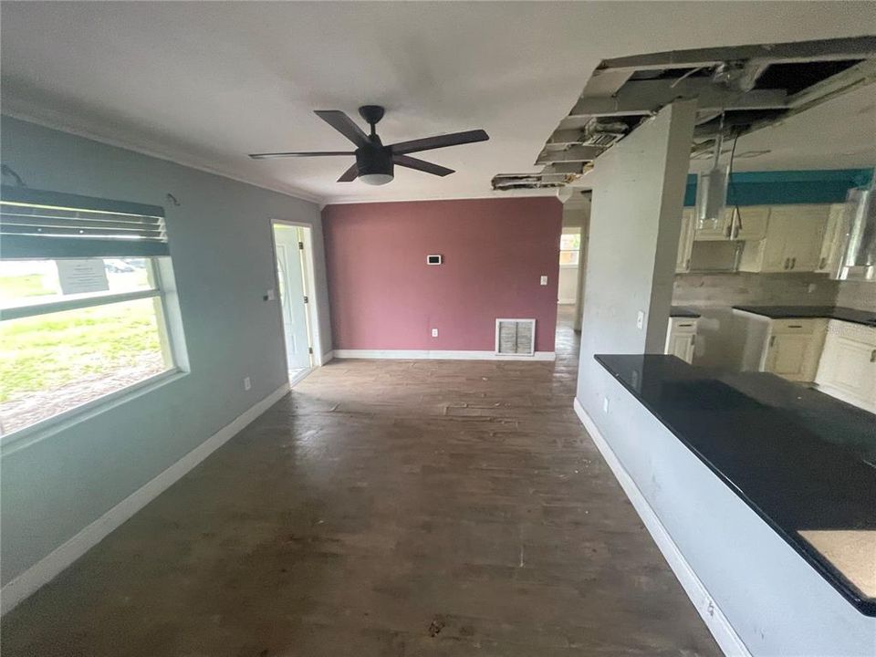 Active With Contract: $172,000 (3 beds, 2 baths, 1248 Square Feet)