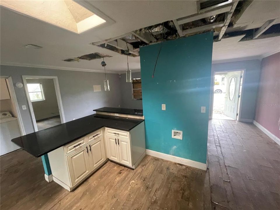 Active With Contract: $172,000 (3 beds, 2 baths, 1248 Square Feet)