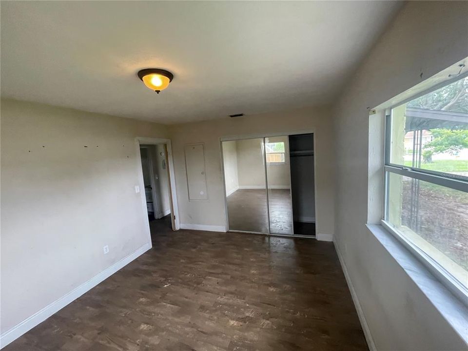 Active With Contract: $172,000 (3 beds, 2 baths, 1248 Square Feet)