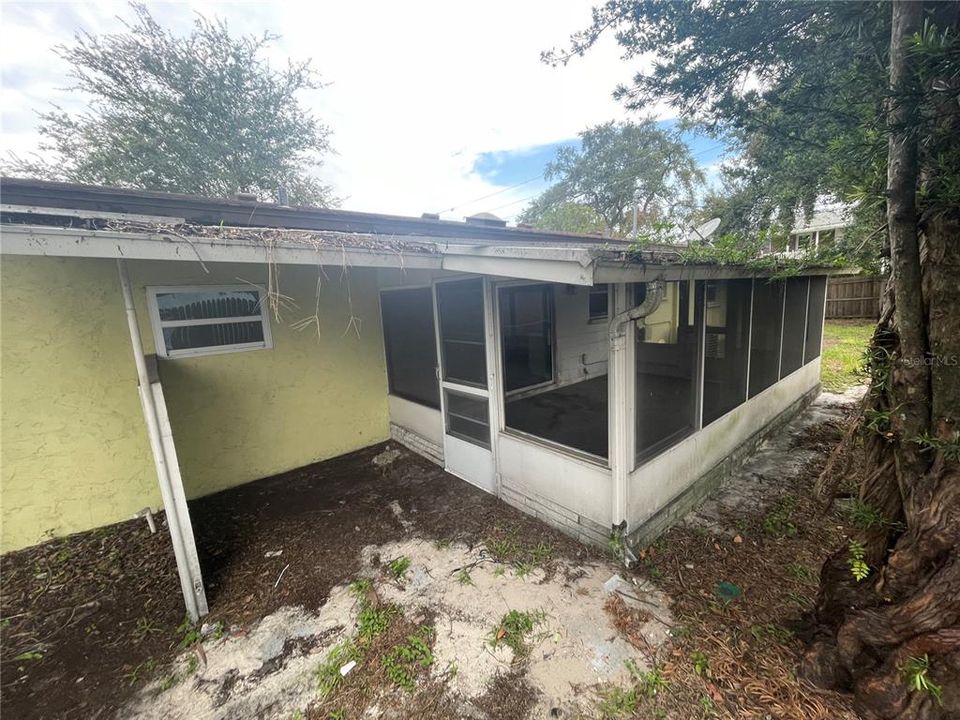 Active With Contract: $172,000 (3 beds, 2 baths, 1248 Square Feet)