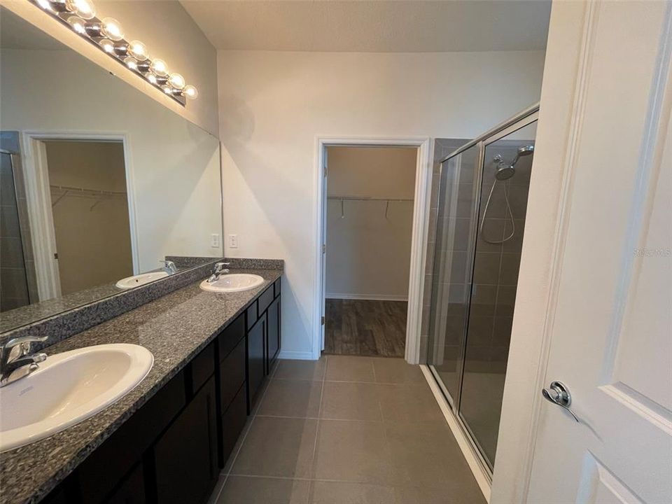 For Rent: $2,200 (3 beds, 2 baths, 1662 Square Feet)