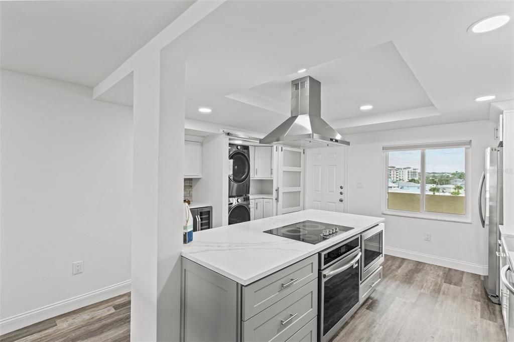 For Sale: $1,290,000 (2 beds, 2 baths, 1225 Square Feet)