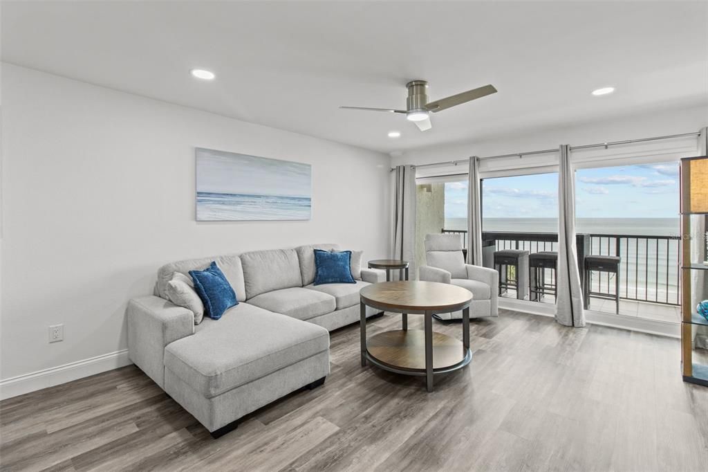 For Sale: $1,290,000 (2 beds, 2 baths, 1225 Square Feet)