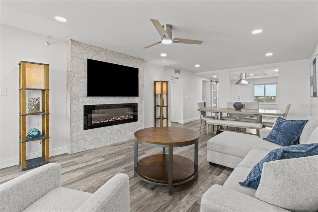 For Sale: $1,290,000 (2 beds, 2 baths, 1225 Square Feet)