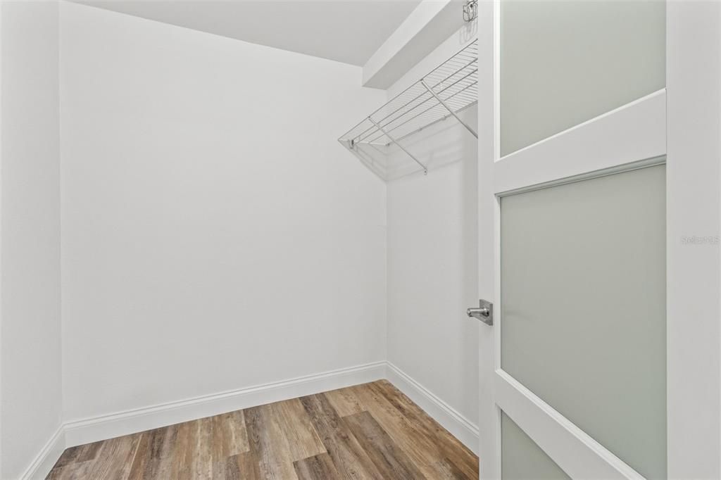 For Sale: $1,290,000 (2 beds, 2 baths, 1225 Square Feet)