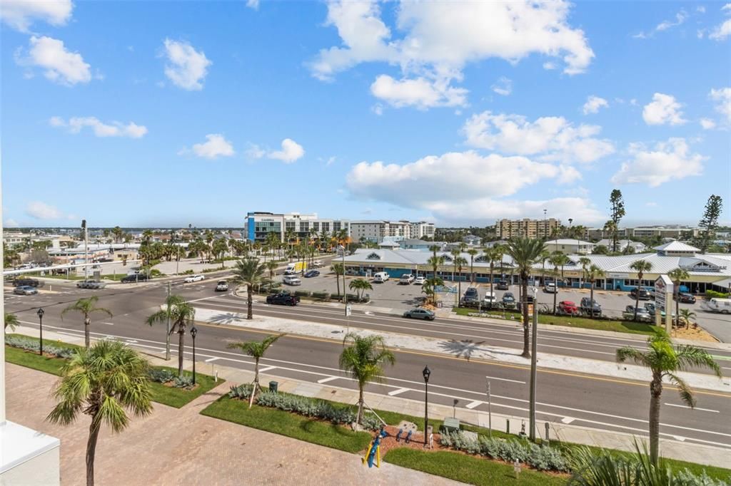 For Sale: $1,290,000 (2 beds, 2 baths, 1225 Square Feet)