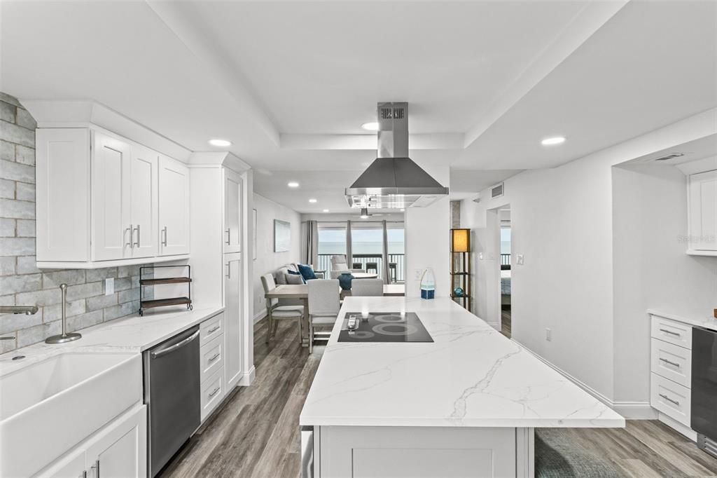 For Sale: $1,290,000 (2 beds, 2 baths, 1225 Square Feet)