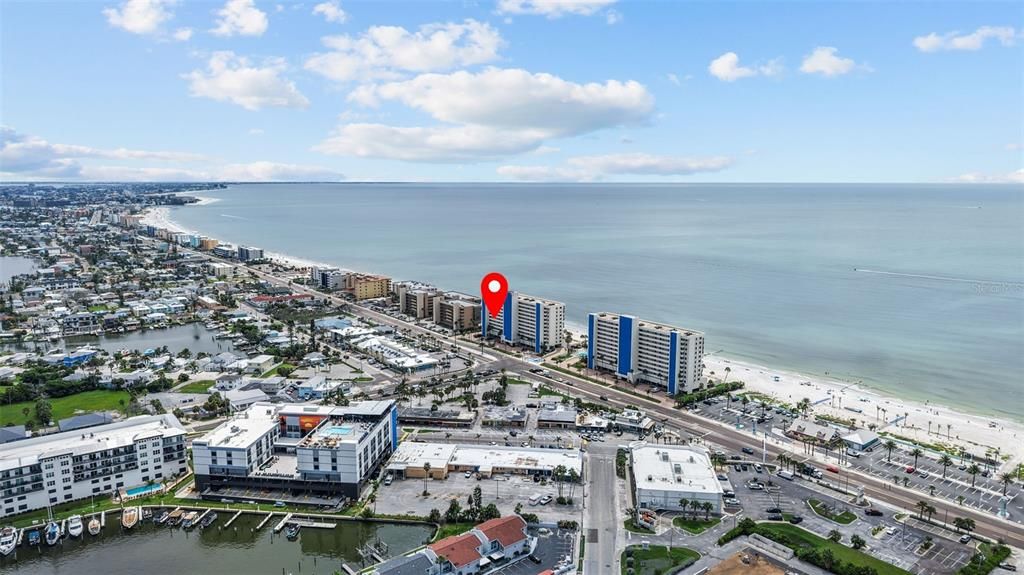 For Sale: $1,290,000 (2 beds, 2 baths, 1225 Square Feet)