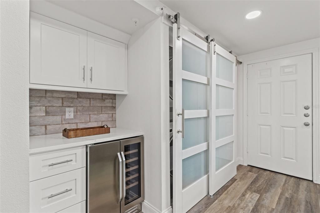 For Sale: $1,290,000 (2 beds, 2 baths, 1225 Square Feet)