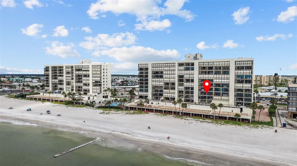 For Sale: $1,290,000 (2 beds, 2 baths, 1225 Square Feet)