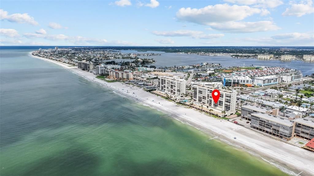 For Sale: $1,290,000 (2 beds, 2 baths, 1225 Square Feet)