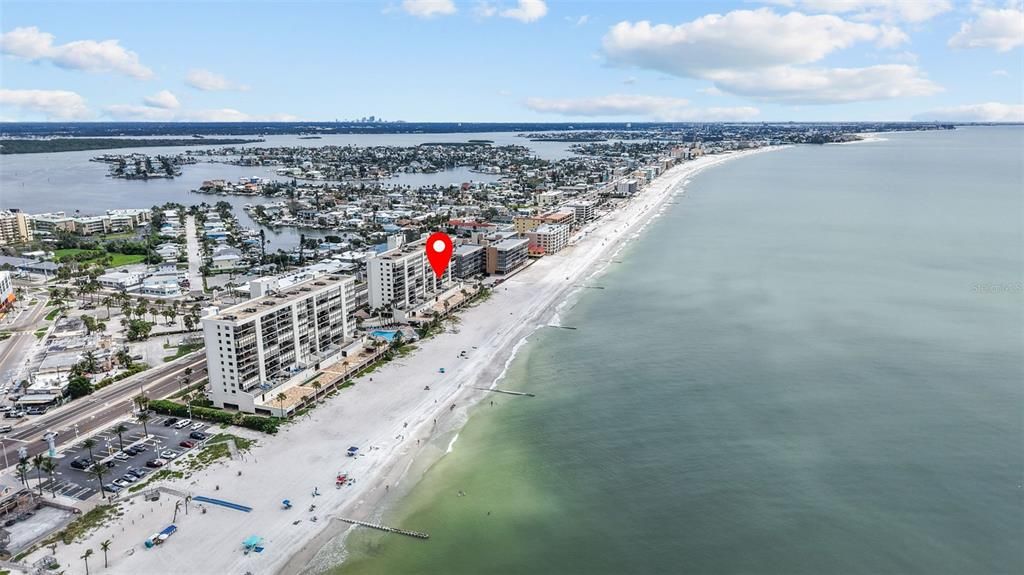 For Sale: $1,290,000 (2 beds, 2 baths, 1225 Square Feet)