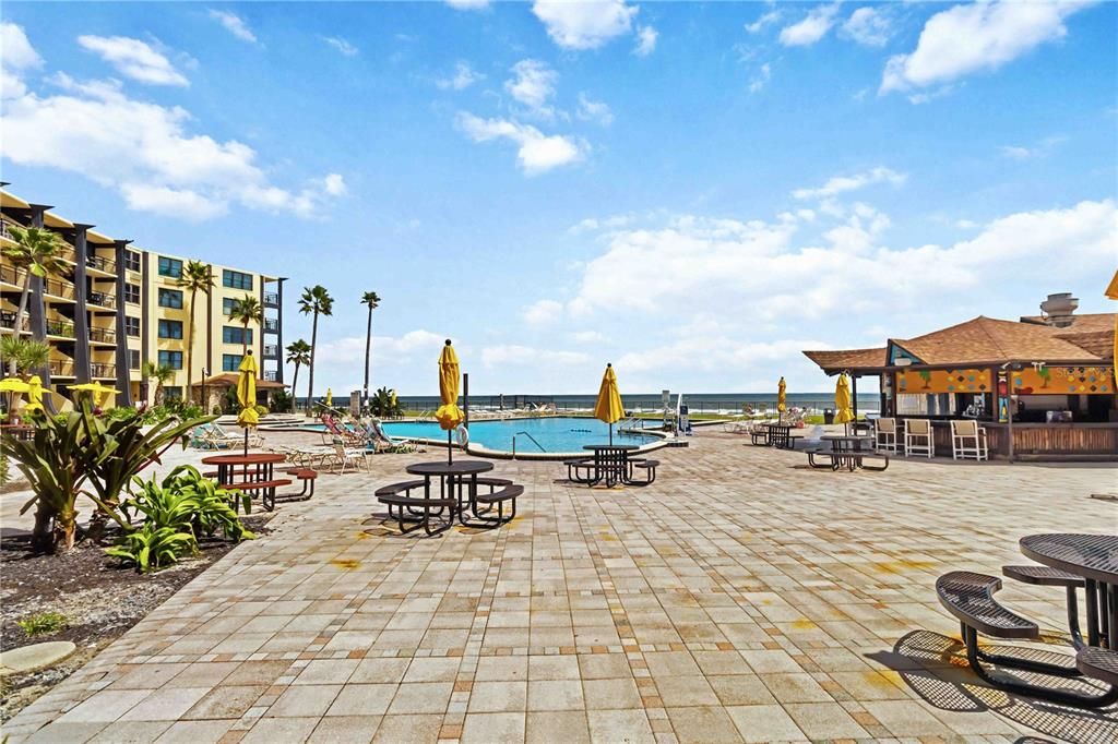 На продажу: $124,900 (2 спален, 1 ванн, 733 Квадратных фут)