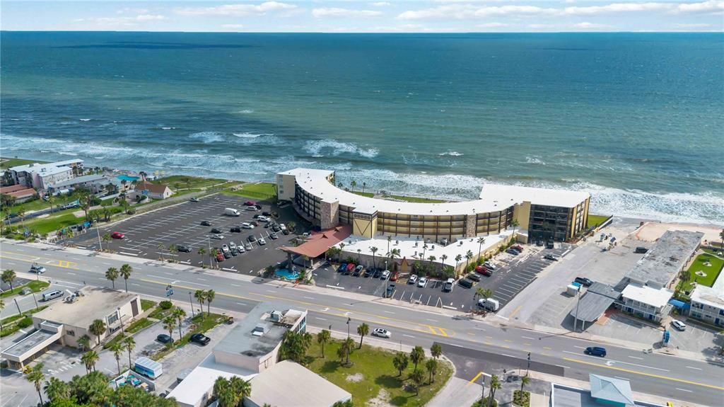 На продажу: $124,900 (2 спален, 1 ванн, 733 Квадратных фут)