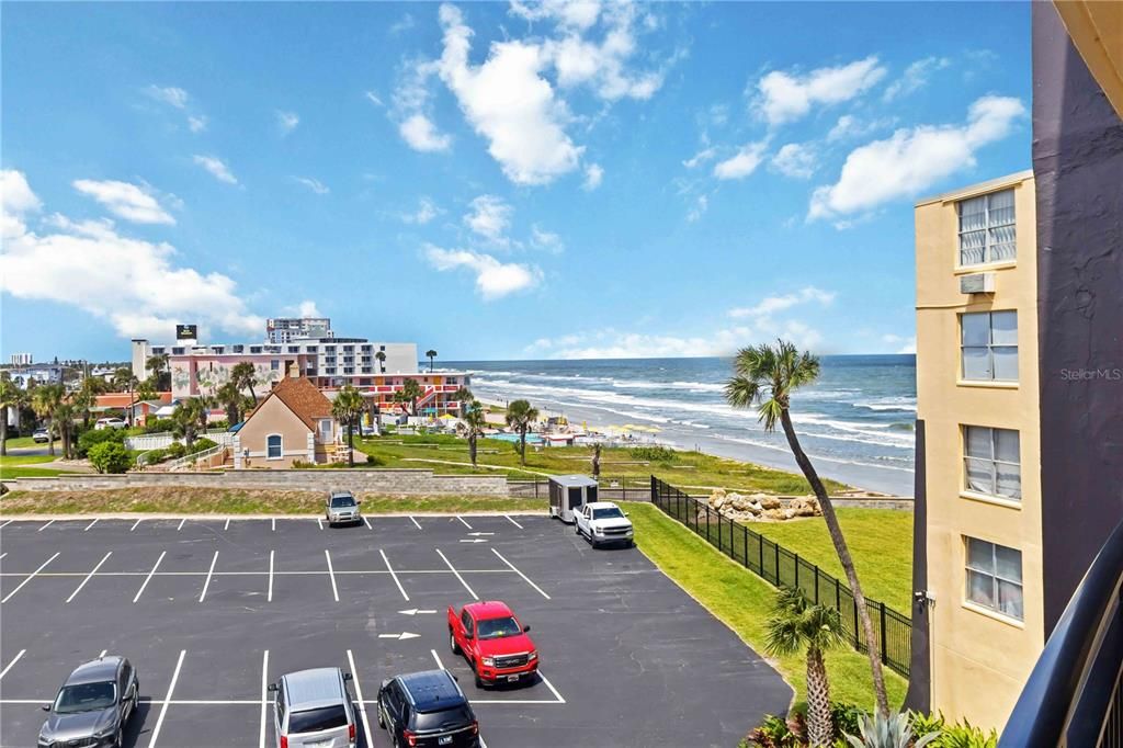 На продажу: $124,900 (2 спален, 1 ванн, 733 Квадратных фут)