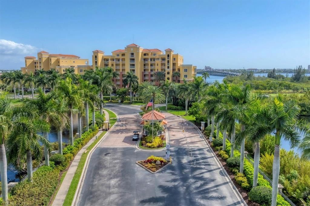 For Sale: $1,169,000 (3 beds, 3 baths, 3670 Square Feet)