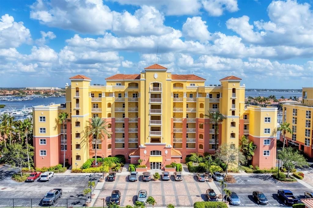 For Sale: $1,169,000 (3 beds, 3 baths, 3670 Square Feet)