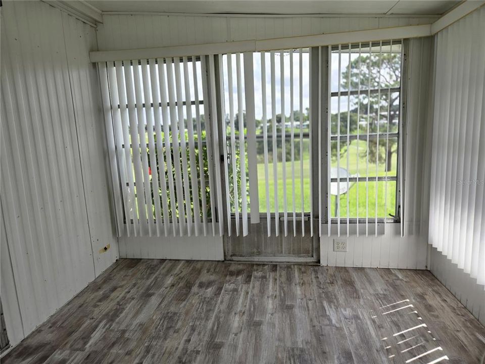 待售: $120,000 (2 贝兹, 2 浴室, 1098 平方英尺)