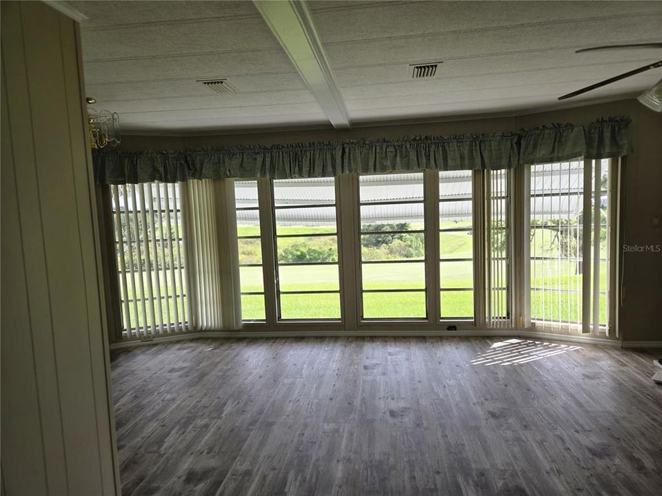 待售: $120,000 (2 贝兹, 2 浴室, 1098 平方英尺)