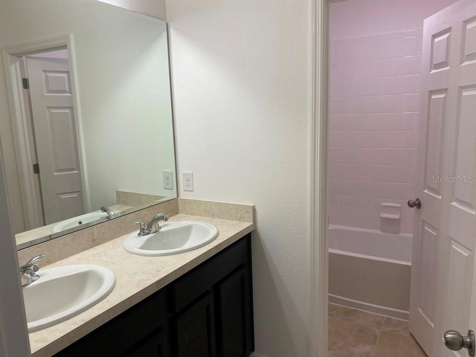 出租: $2,195 (3 贝兹, 2 浴室, 1565 平方英尺)