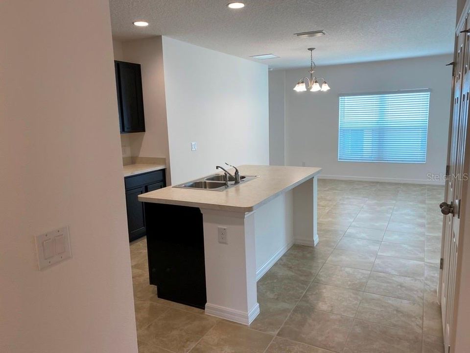 出租: $2,195 (3 贝兹, 2 浴室, 1565 平方英尺)