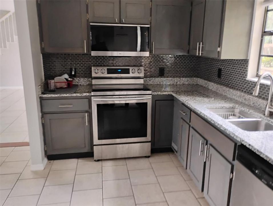 出租: $2,250 (3 贝兹, 2 浴室, 1814 平方英尺)