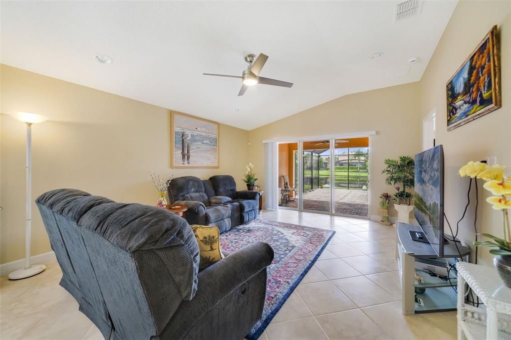 Active With Contract: $435,000 (3 beds, 2 baths, 1542 Square Feet)
