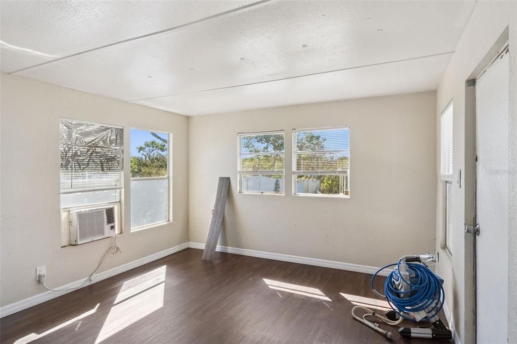 En Renta: $700 (1 camas, 1 baños, 450 Pies cuadrados)