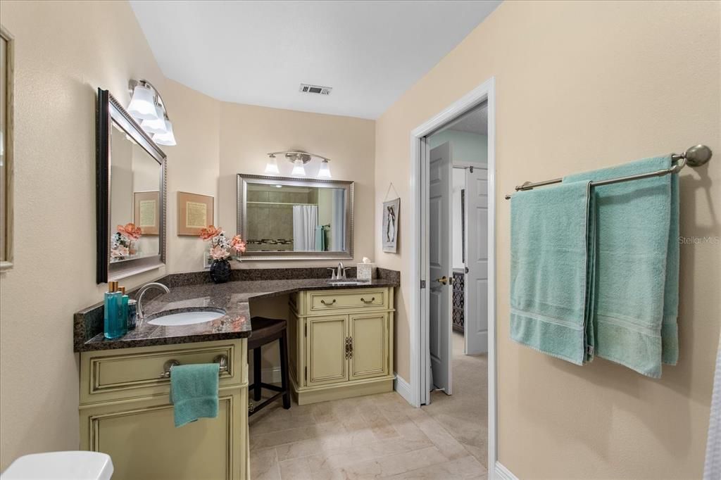 合同活跃: $329,500 (3 贝兹, 2 浴室, 1484 平方英尺)