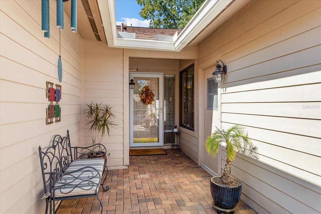 合同活跃: $329,500 (3 贝兹, 2 浴室, 1484 平方英尺)