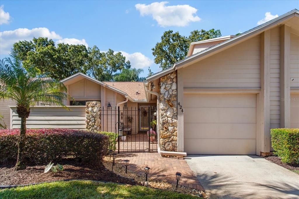 合同活跃: $329,500 (3 贝兹, 2 浴室, 1484 平方英尺)