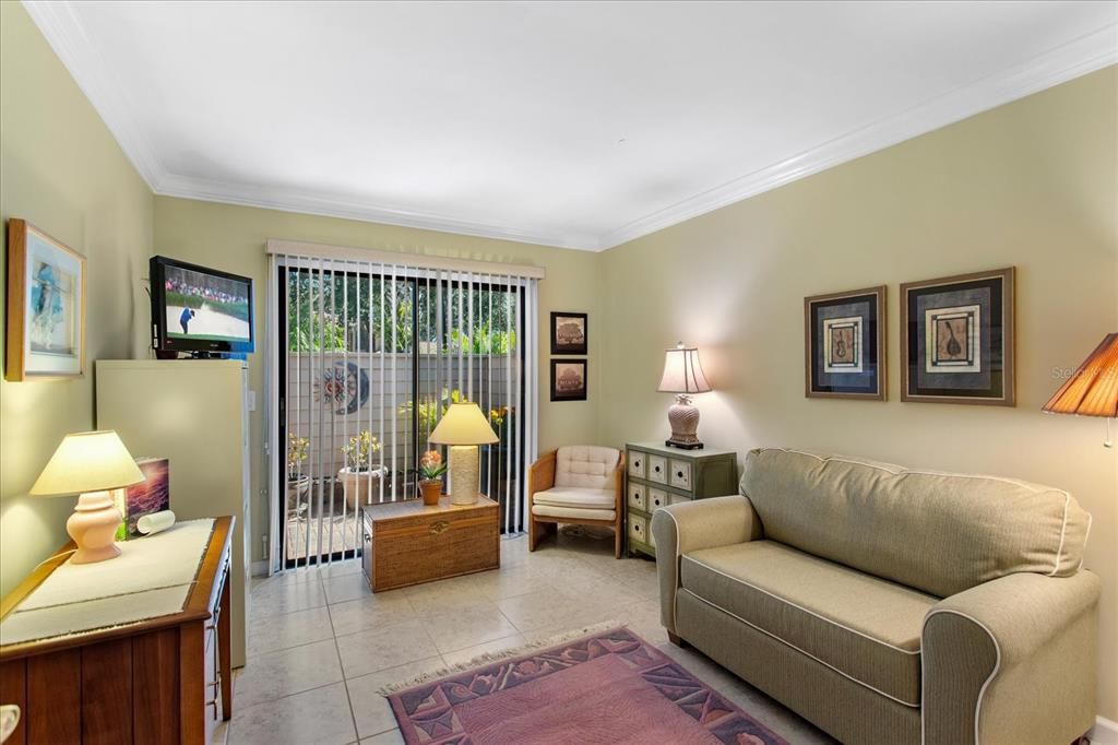 合同活跃: $329,500 (3 贝兹, 2 浴室, 1484 平方英尺)