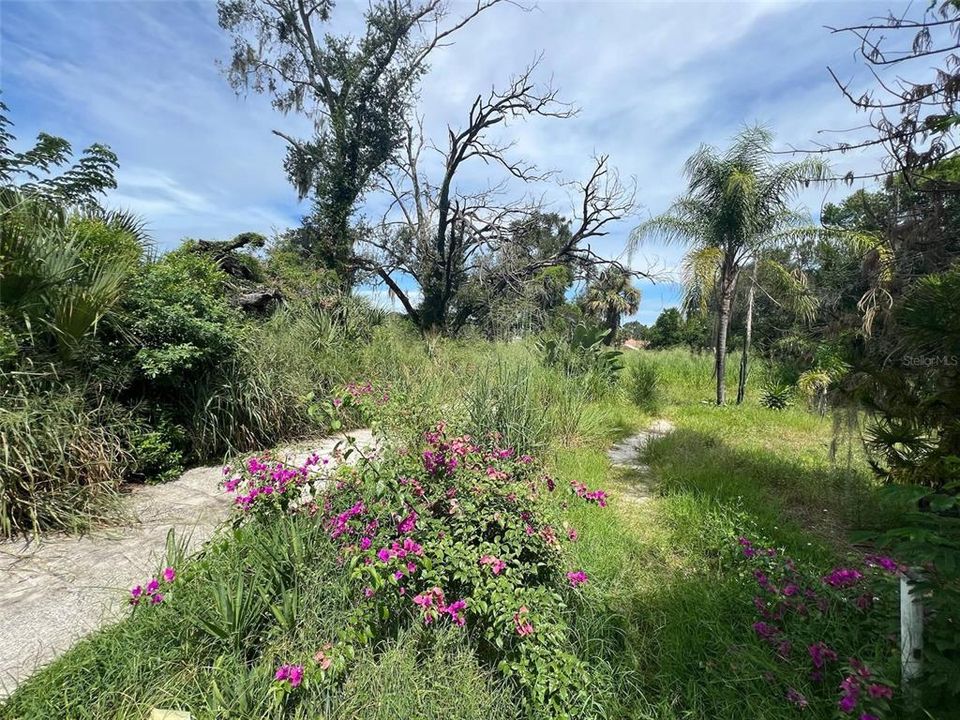 待售: $49,999 (0.21 acres)