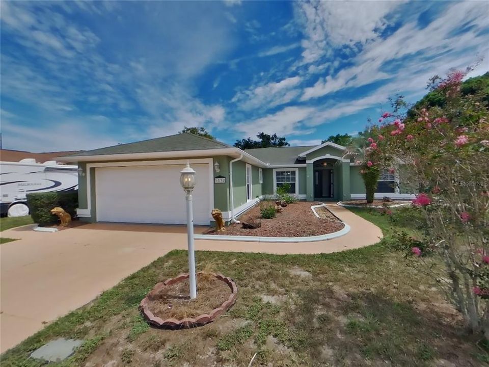 For Rent: $1,689 (3 beds, 3 baths, 1345 Square Feet)