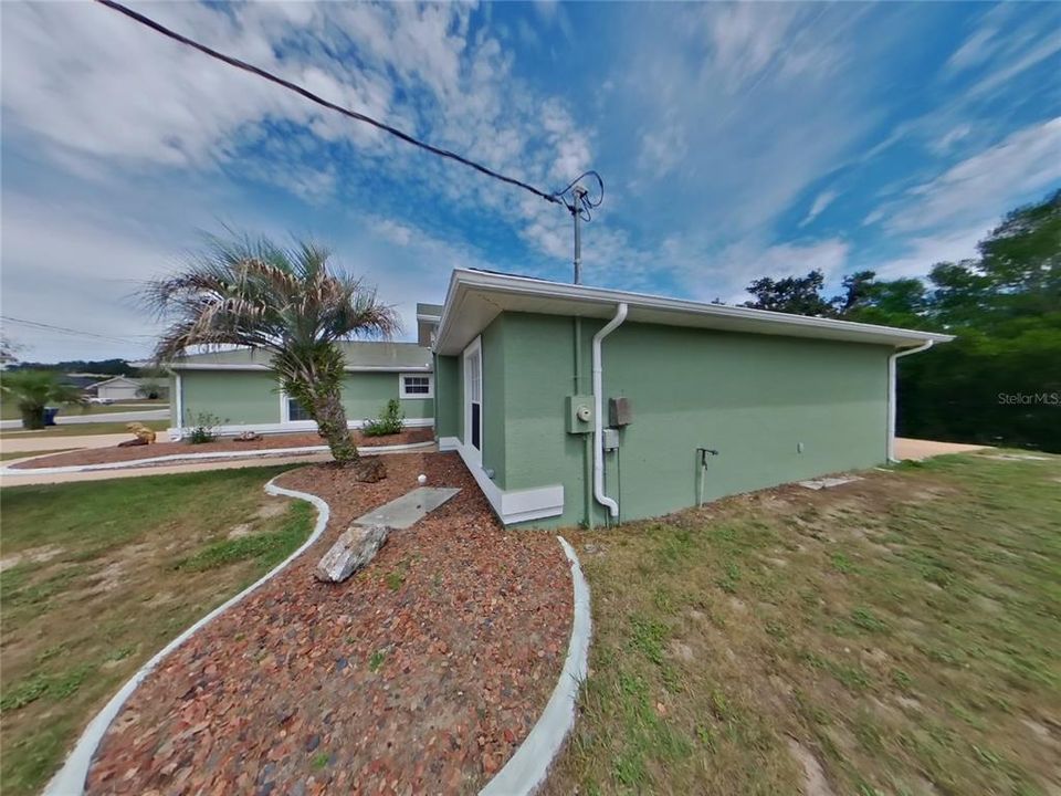 For Rent: $1,689 (3 beds, 3 baths, 1345 Square Feet)