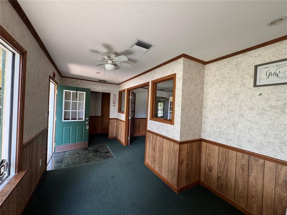 待售: $275,000 (0 贝兹, 0 浴室, 838 平方英尺)