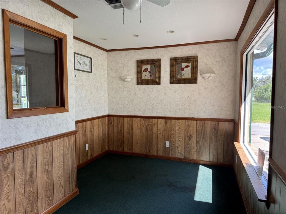 待售: $275,000 (0 贝兹, 0 浴室, 838 平方英尺)