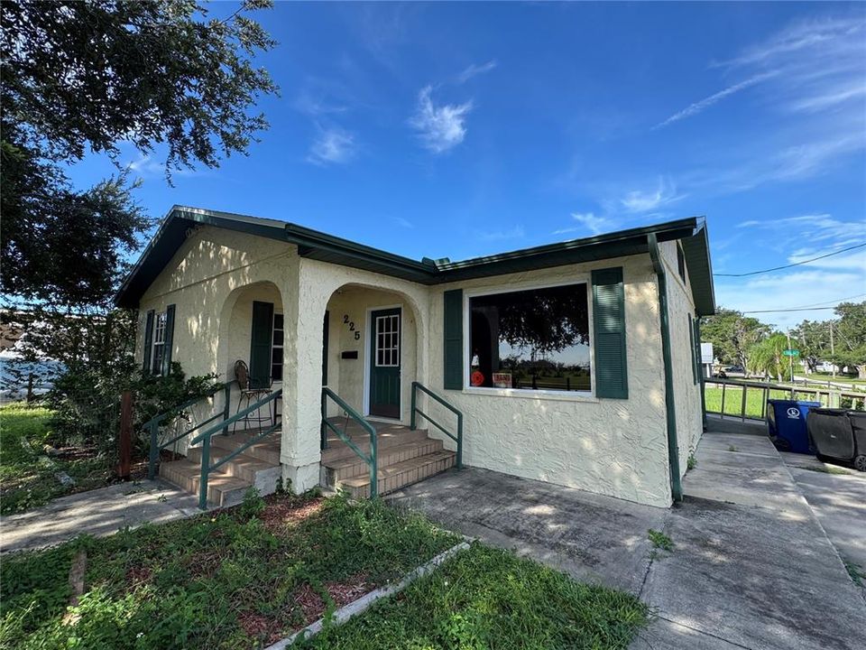 待售: $275,000 (0 贝兹, 0 浴室, 838 平方英尺)